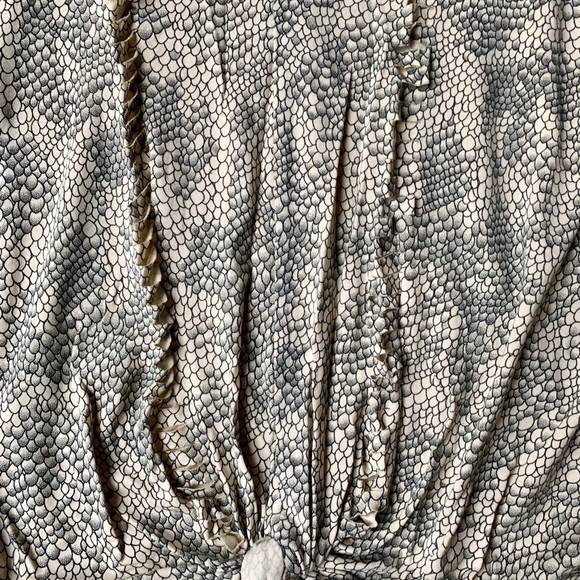 Towson Top - Picture 3 of 4